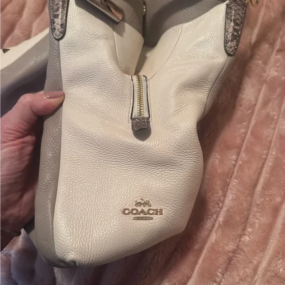 Coach Gray and Cream Shoulder Bag - Picture 2 of 7
